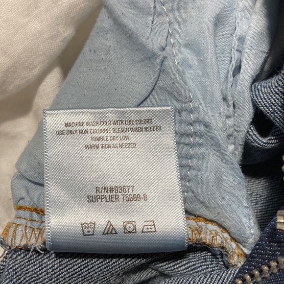 Liz Claiborne size 10 dark wash denims - Picture 5 of 7